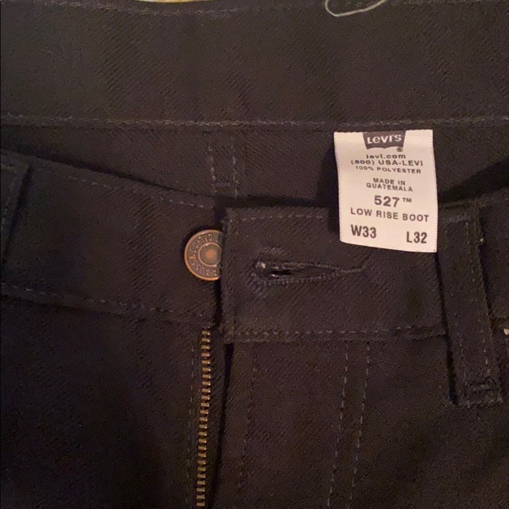 Men Levi’s - Picture 2 of 3